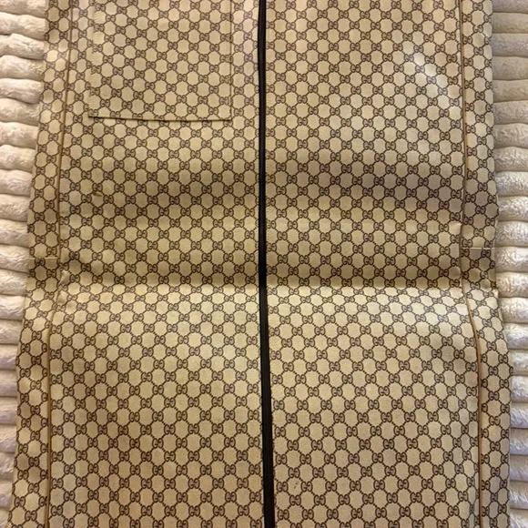 Vintage Gucci GG Supreme Canvas Garment Bag with Signature Red and Green Stripe. - Picture 5 of 16